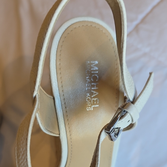 MICHAEL Michael Kors Jill Cream Espadrille Wedge Sandals Size 7 - Picture 3 of 10
